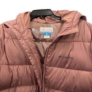 Columbia Women's Light Pink Hooded Mid Puffer Jacket